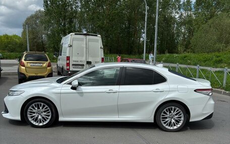 Toyota Camry, 2019 год, 2 340 000 рублей, 3 фотография