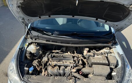 Hyundai Solaris II рестайлинг, 2012 год, 700 000 рублей, 12 фотография