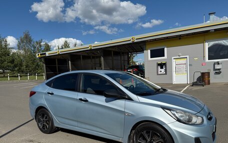 Hyundai Solaris II рестайлинг, 2012 год, 700 000 рублей, 3 фотография