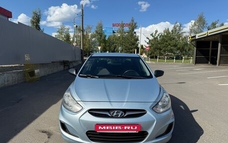 Hyundai Solaris II рестайлинг, 2012 год, 700 000 рублей, 2 фотография
