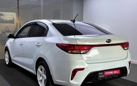 KIA Rio IV, 2018 год, 1 349 000 рублей, 8 фотография