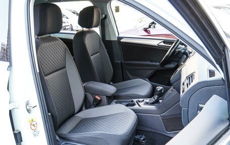 Volkswagen Tiguan II, 2017 год, 2 430 000 рублей, 8 фотография