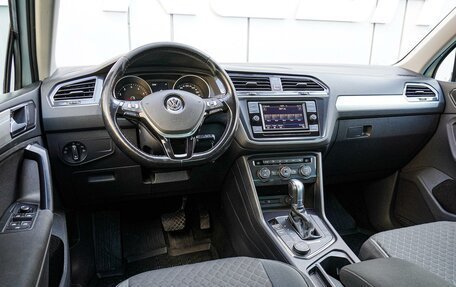 Volkswagen Tiguan II, 2017 год, 2 430 000 рублей, 6 фотография