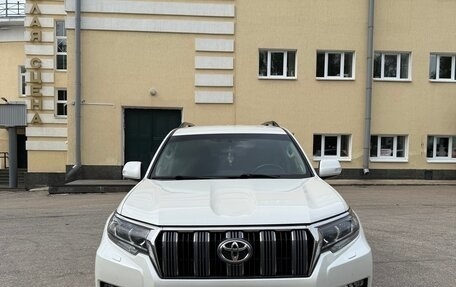 Toyota Land Cruiser Prado 150 рестайлинг 2, 2019 год, 4 900 000 рублей, 1 фотография