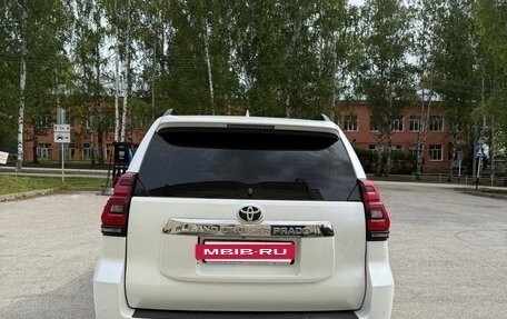 Toyota Land Cruiser Prado 150 рестайлинг 2, 2019 год, 4 900 000 рублей, 5 фотография