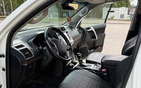 Toyota Land Cruiser Prado 150 рестайлинг 2, 2019 год, 4 900 000 рублей, 13 фотография