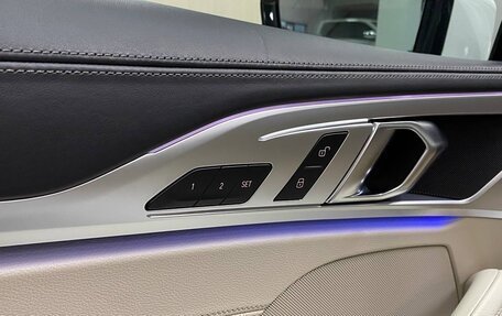 BMW 8 серия, 2019 год, 4 000 000 рублей, 15 фотография