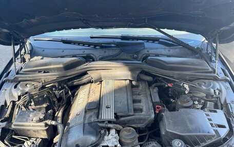 BMW 5 серия, 2004 год, 990 000 рублей, 16 фотография