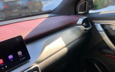 Geely Coolray I, 2022 год, 1 800 000 рублей, 6 фотография
