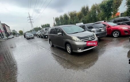Toyota ISis I, 2008 год, 850 000 рублей, 3 фотография