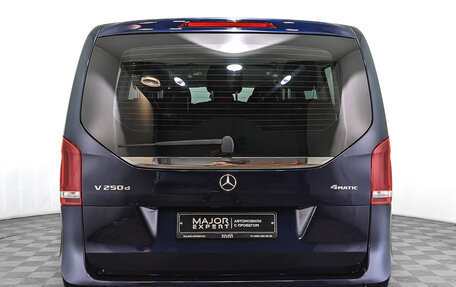 Mercedes-Benz V-Класс, 2018 год, 4 250 000 рублей, 6 фотография