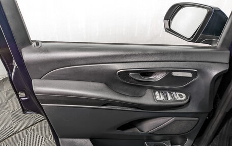 Mercedes-Benz V-Класс, 2018 год, 4 250 000 рублей, 21 фотография