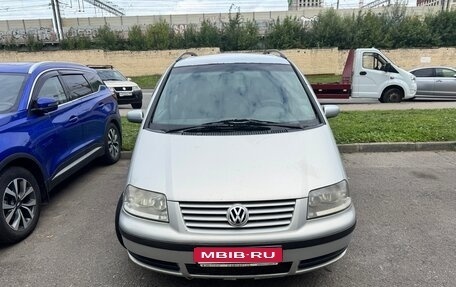 Volkswagen Sharan I рестайлинг, 2001 год, 390 000 рублей, 1 фотография