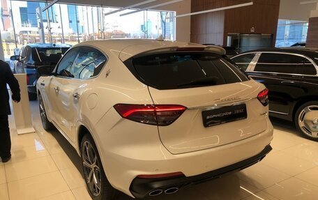 Maserati Levante I, 2023 год, 11 800 000 рублей, 5 фотография