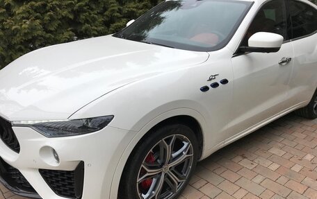 Maserati Levante I, 2023 год, 11 800 000 рублей, 3 фотография