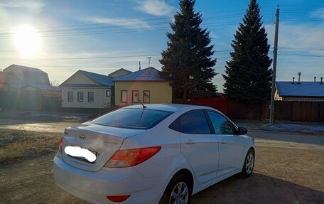 Hyundai Solaris II рестайлинг, 2011 год, 780 000 рублей, 4 фотография