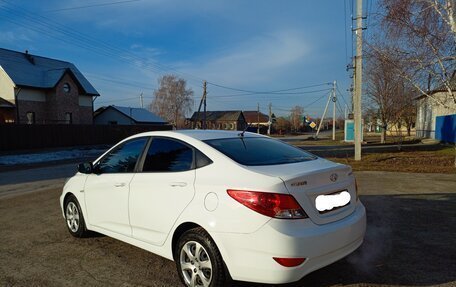 Hyundai Solaris II рестайлинг, 2011 год, 780 000 рублей, 5 фотография