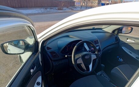 Hyundai Solaris II рестайлинг, 2011 год, 780 000 рублей, 6 фотография