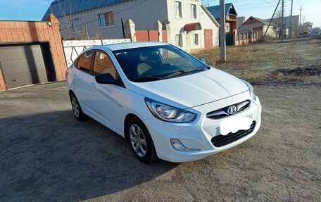 Hyundai Solaris II рестайлинг, 2011 год, 780 000 рублей, 3 фотография