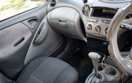 Toyota Vitz, 2000 год, 320 000 рублей, 6 фотография