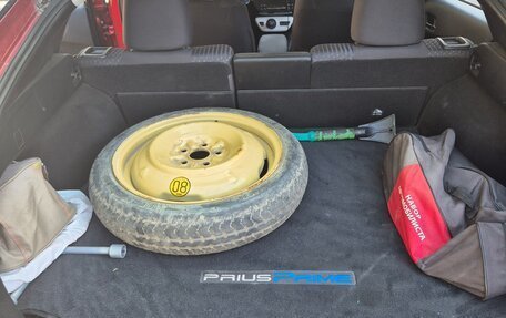 Toyota Prius IV XW50, 2017 год, 2 345 000 рублей, 7 фотография