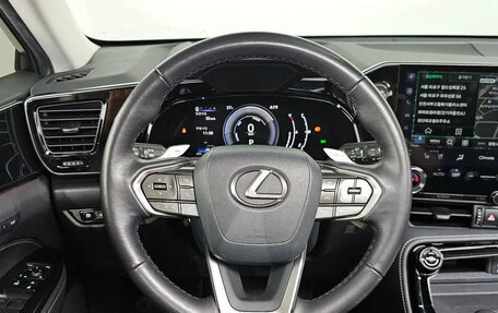 Lexus NX, 2022 год, 5 990 001 рублей, 9 фотография