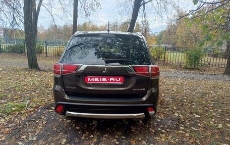 Mitsubishi Outlander III рестайлинг 3, 2015 год, 1 465 000 рублей, 2 фотография