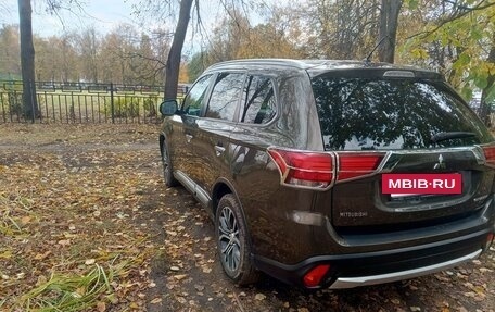 Mitsubishi Outlander III рестайлинг 3, 2015 год, 1 465 000 рублей, 3 фотография