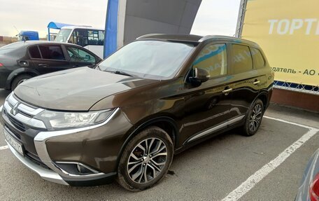 Mitsubishi Outlander III рестайлинг 3, 2015 год, 1 465 000 рублей, 7 фотография