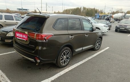 Mitsubishi Outlander III рестайлинг 3, 2015 год, 1 465 000 рублей, 9 фотография