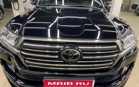 Toyota Land Cruiser 200, 2017 год, 5 200 000 рублей, 1 фотография
