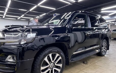 Toyota Land Cruiser 200, 2017 год, 5 200 000 рублей, 2 фотография