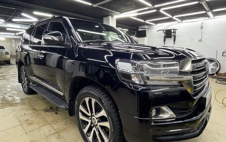 Toyota Land Cruiser 200, 2017 год, 5 200 000 рублей, 4 фотография