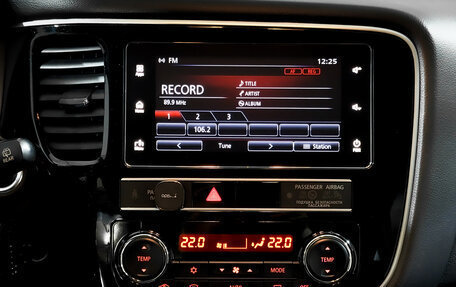 Mitsubishi Outlander III рестайлинг 3, 2020 год, 2 195 000 рублей, 15 фотография