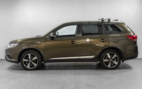 Mitsubishi Outlander III рестайлинг 3, 2020 год, 2 195 000 рублей, 8 фотография