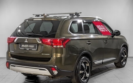 Mitsubishi Outlander III рестайлинг 3, 2020 год, 2 195 000 рублей, 5 фотография