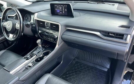 Lexus RX IV рестайлинг, 2018 год, 3 800 000 рублей, 16 фотография
