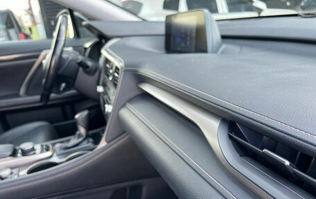Lexus RX IV рестайлинг, 2018 год, 3 800 000 рублей, 24 фотография