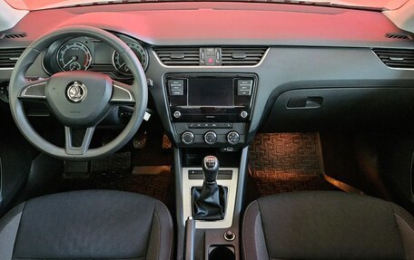 Skoda Octavia, 2017 год, 1 625 000 рублей, 9 фотография