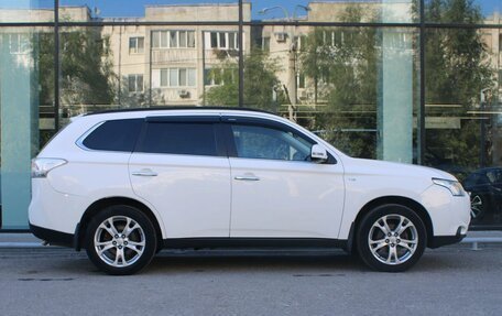 Mitsubishi Outlander III рестайлинг 3, 2013 год, 1 624 000 рублей, 4 фотография