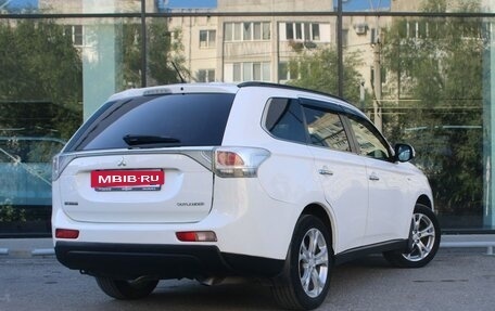 Mitsubishi Outlander III рестайлинг 3, 2013 год, 1 624 000 рублей, 5 фотография