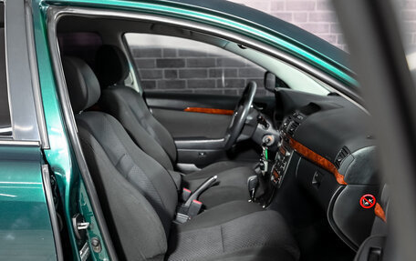 Toyota Avensis III рестайлинг, 2006 год, 850 000 рублей, 11 фотография