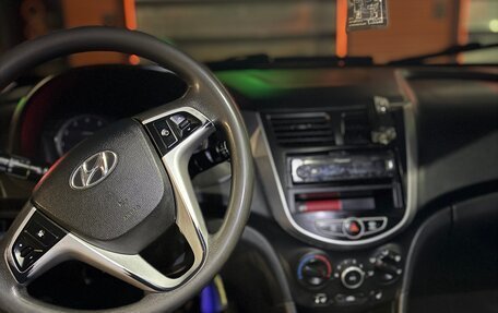 Hyundai Solaris II рестайлинг, 2012 год, 750 000 рублей, 9 фотография
