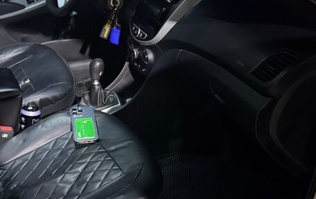Hyundai Solaris II рестайлинг, 2012 год, 750 000 рублей, 10 фотография