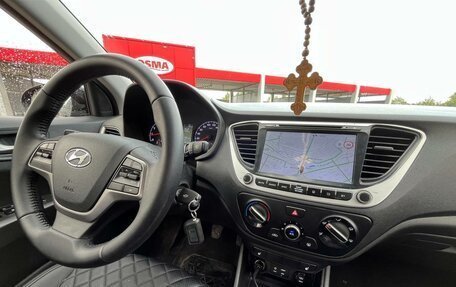 Hyundai Solaris II рестайлинг, 2018 год, 1 200 000 рублей, 8 фотография