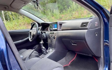 Toyota Corolla, 2004 год, 620 000 рублей, 8 фотография