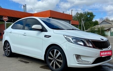 KIA Rio III рестайлинг, 2015 год, 1 200 000 рублей, 23 фотография