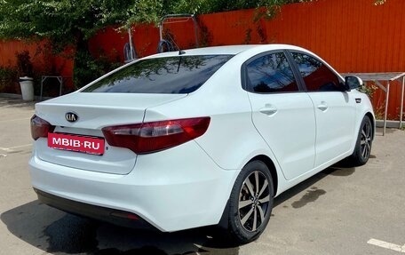 KIA Rio III рестайлинг, 2015 год, 1 200 000 рублей, 21 фотография