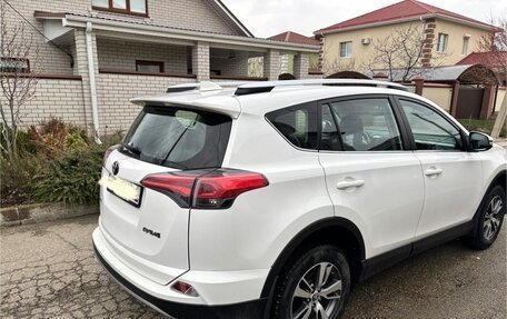 Toyota RAV4, 2018 год, 2 600 000 рублей, 2 фотография
