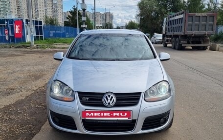 Volkswagen Golf V, 2004 год, 530 000 рублей, 2 фотография